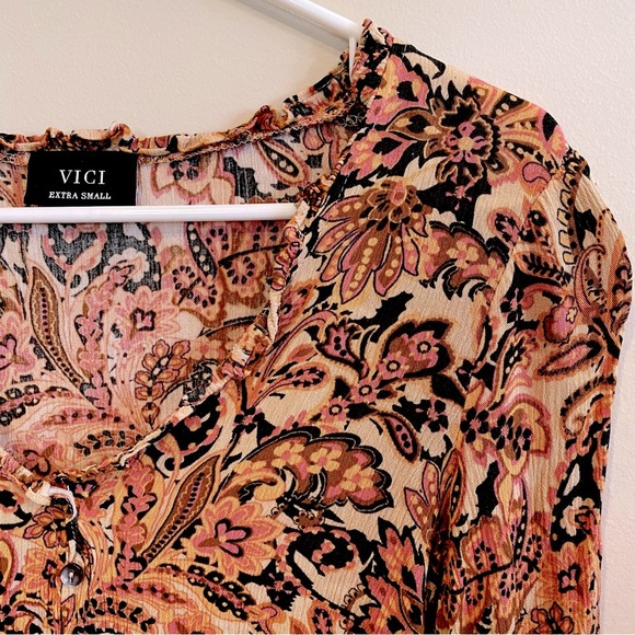 Vici Top - Picture 9 of 11